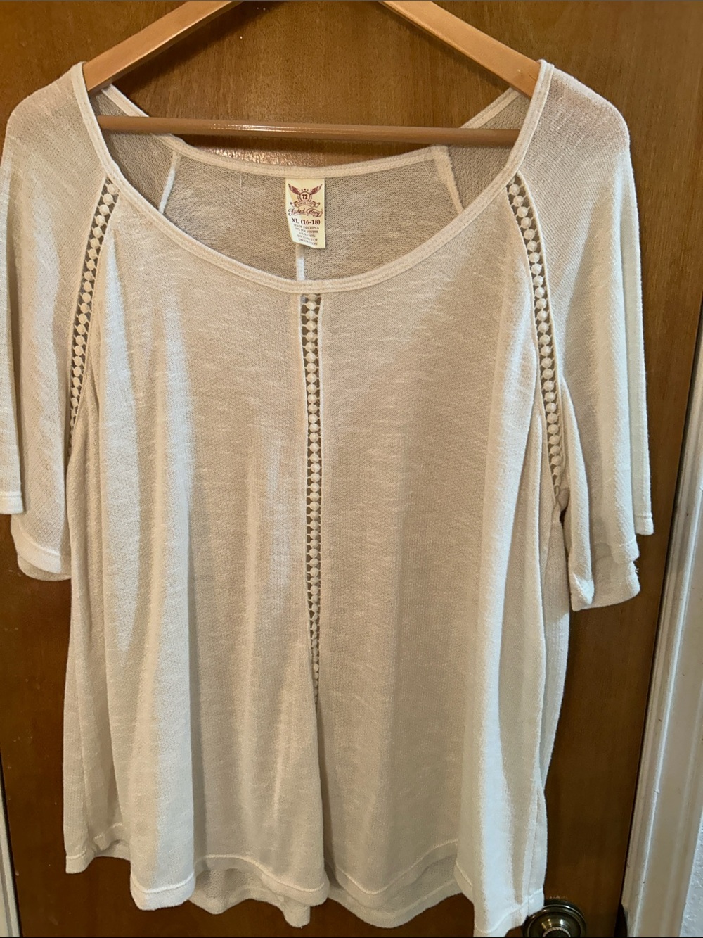 Women's Cream Knit Short-Sleeve Top. XL. Like new